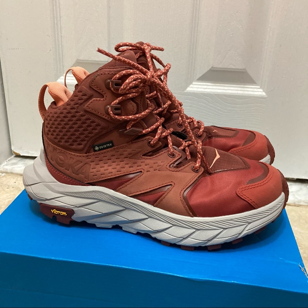 HOKA ONE ONE WOMEN'S ANACAPA MID GORE-TEX